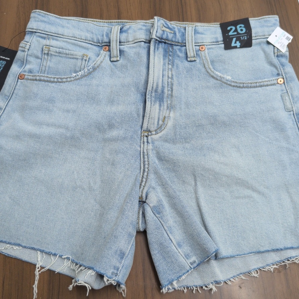 NWT Silver Jeans Co. Women's Denim Sure‎ Thing Long Shorts High Rise Size 26